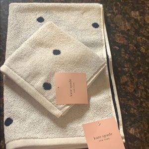 Kate Spade Polka dots hand towel set